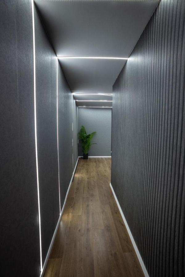Griffon Bar Food Apartments ستروغا المظهر الخارجي الصورة
