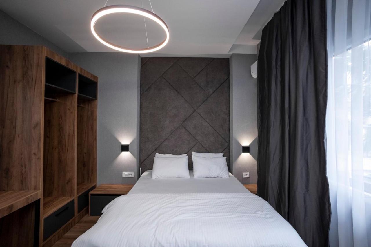 Griffon Bar Food Apartments ستروغا المظهر الخارجي الصورة