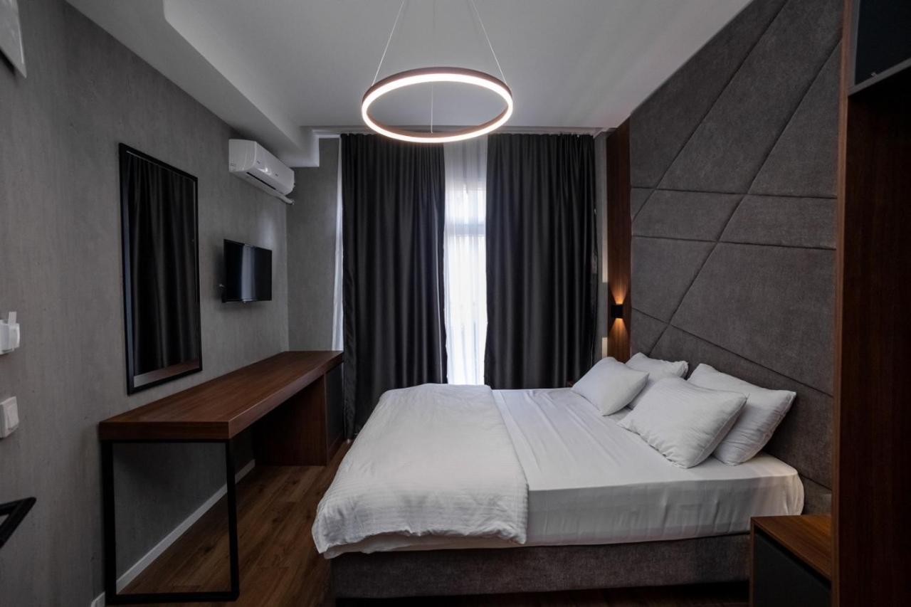 Griffon Bar Food Apartments ستروغا المظهر الخارجي الصورة