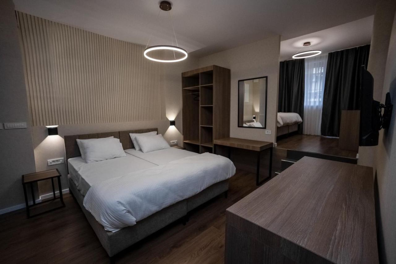 Griffon Bar Food Apartments ستروغا المظهر الخارجي الصورة