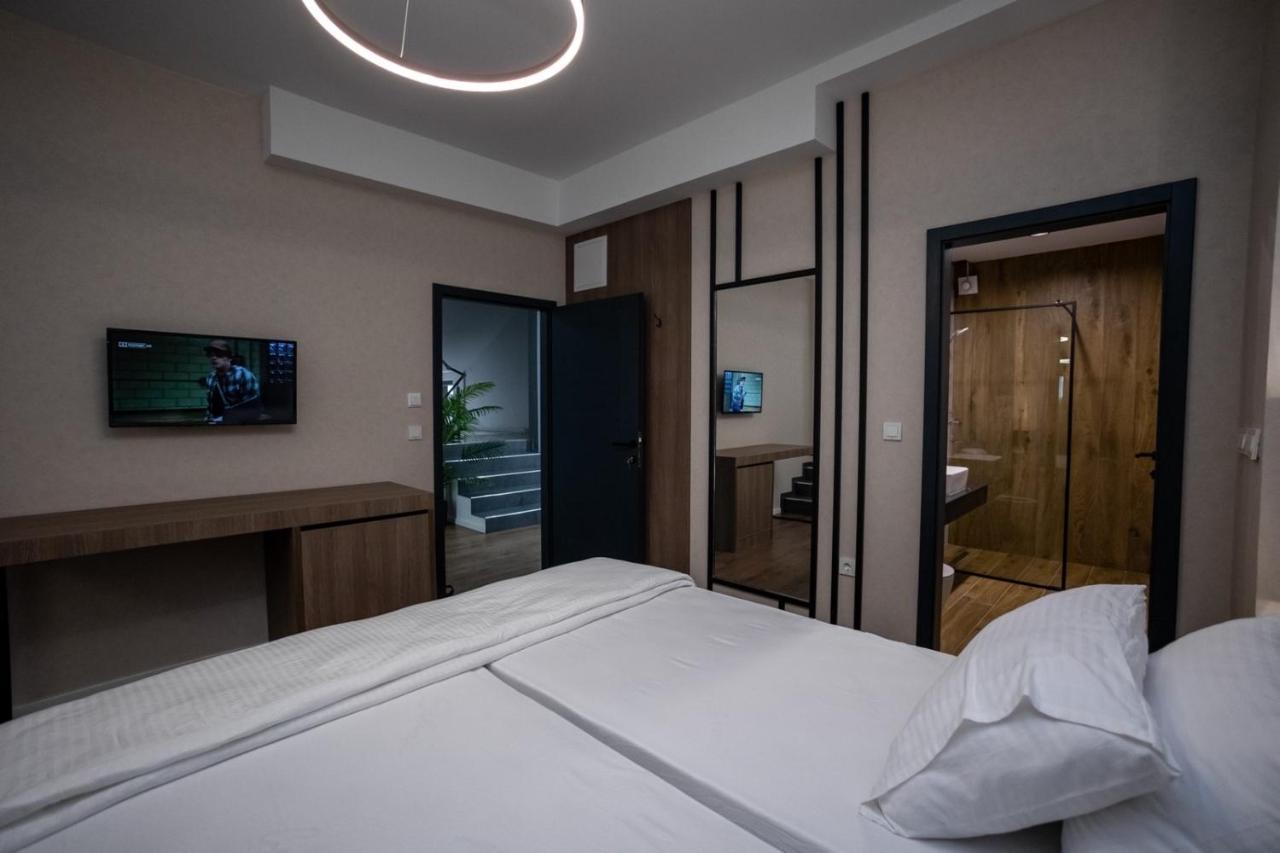 Griffon Bar Food Apartments ستروغا المظهر الخارجي الصورة