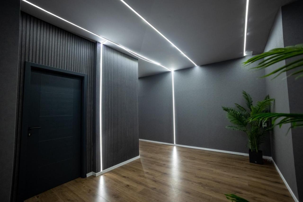 Griffon Bar Food Apartments ستروغا المظهر الخارجي الصورة
