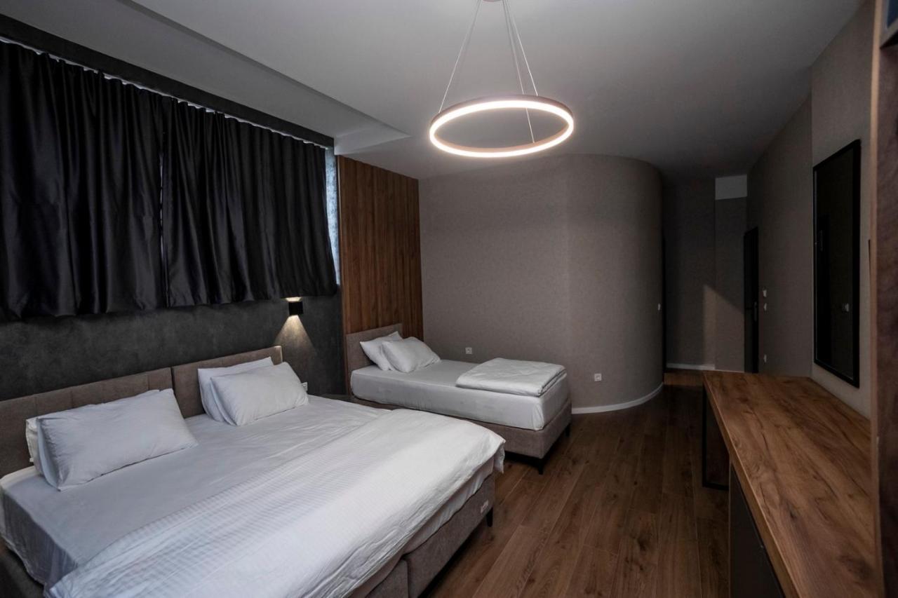 Griffon Bar Food Apartments ستروغا المظهر الخارجي الصورة