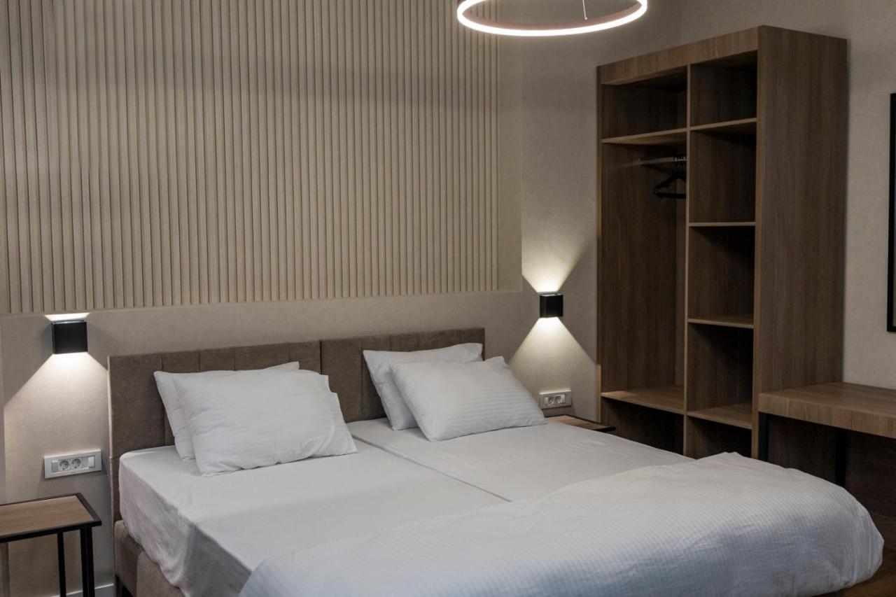 Griffon Bar Food Apartments ستروغا المظهر الخارجي الصورة