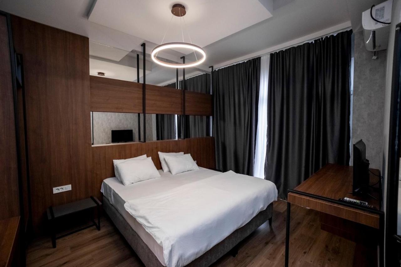 Griffon Bar Food Apartments ستروغا المظهر الخارجي الصورة