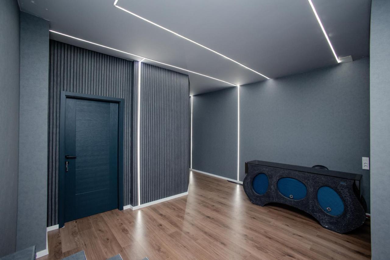 Griffon Bar Food Apartments ستروغا المظهر الخارجي الصورة
