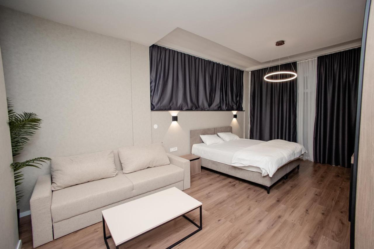 Griffon Bar Food Apartments ستروغا المظهر الخارجي الصورة