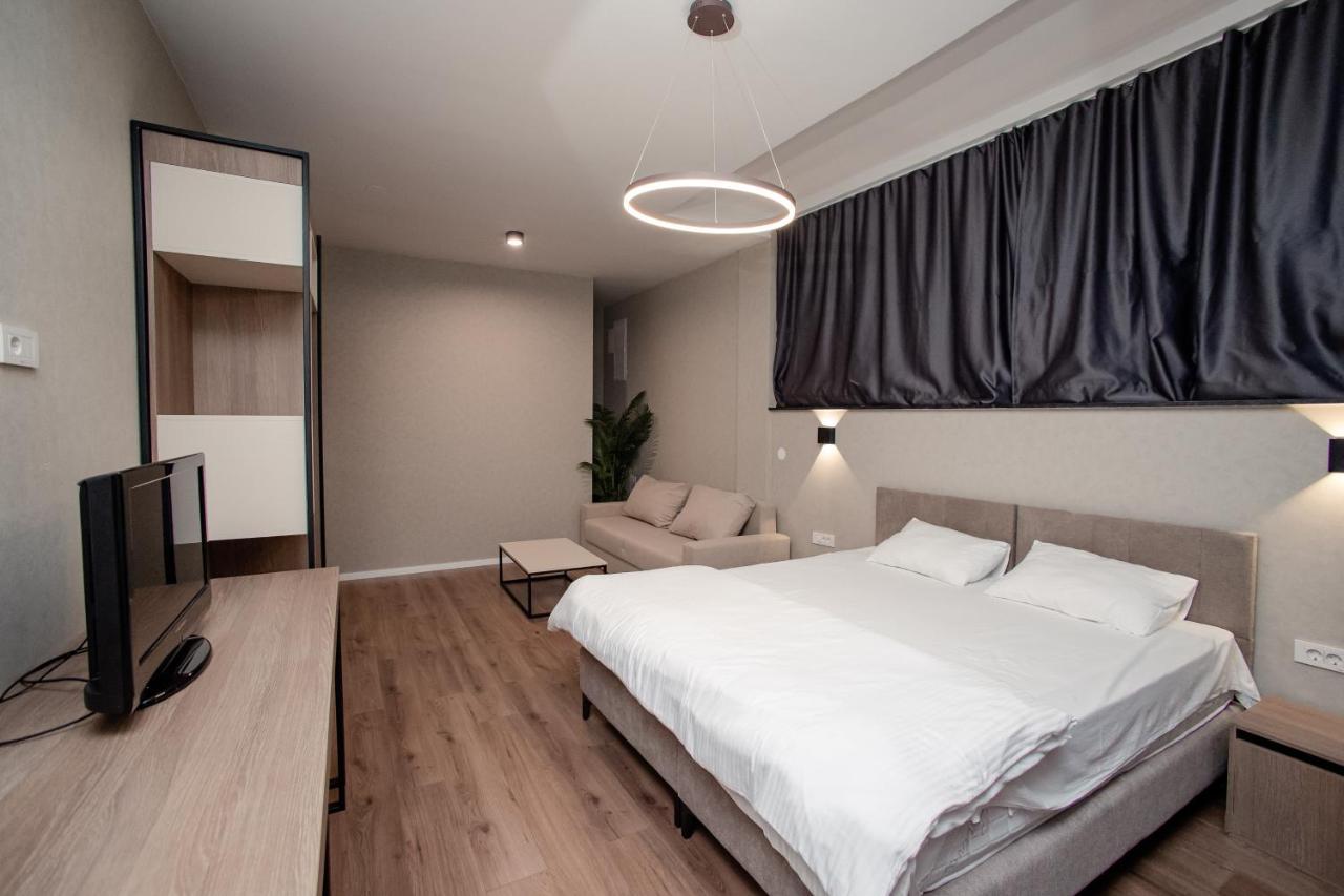 Griffon Bar Food Apartments ستروغا المظهر الخارجي الصورة